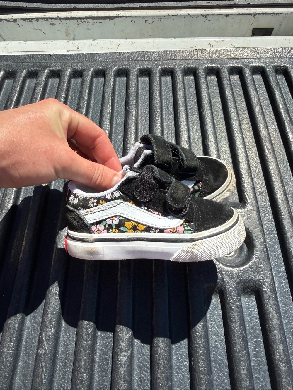 Vans Kids Black Floral Old Skool Hook & Loop Sneakers